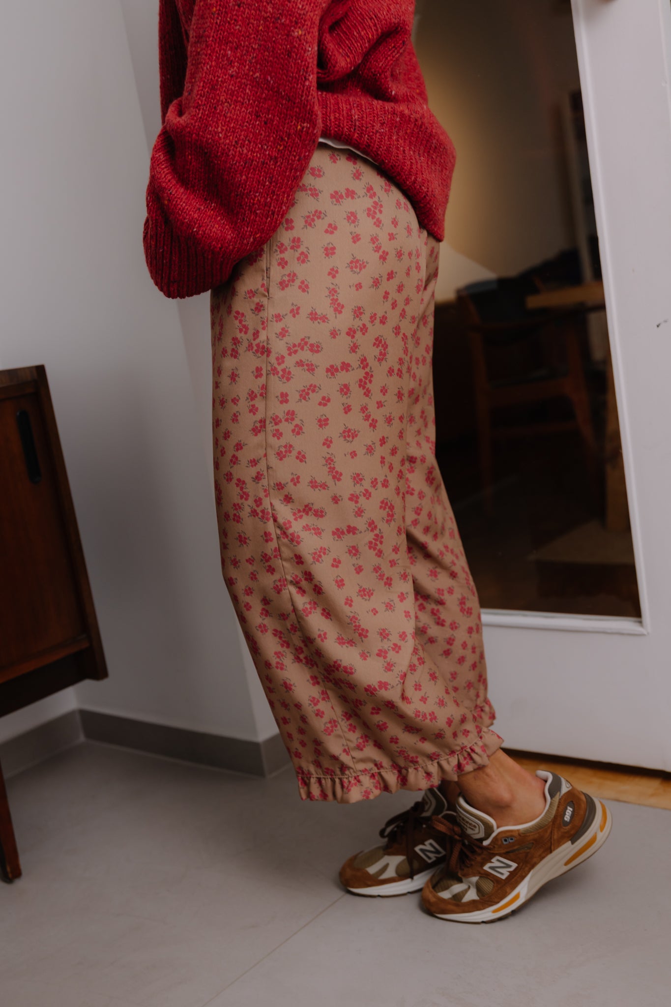 Wild Meadow Gold Capri Pants - 9