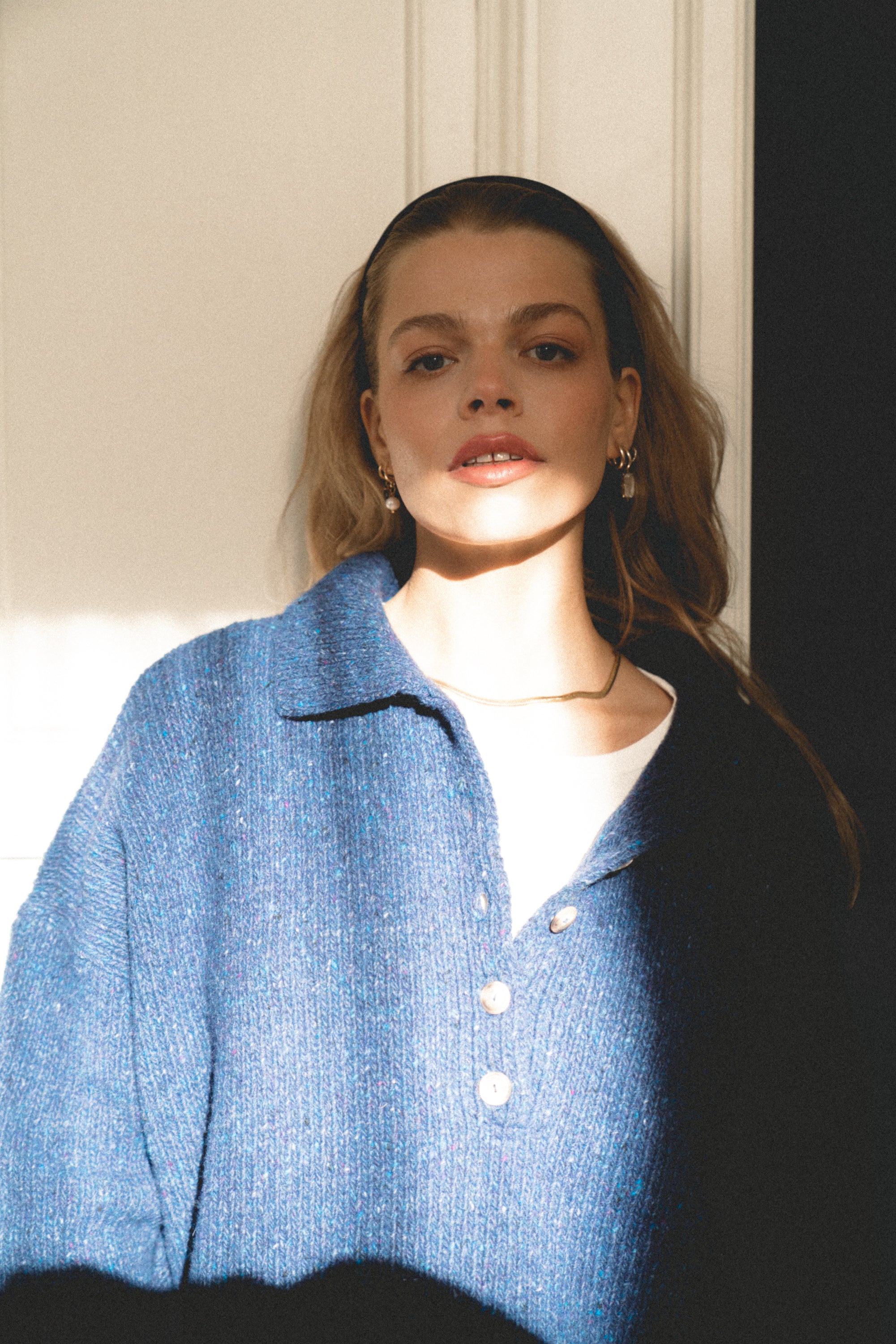 Sweter Close Deep Blue - 18