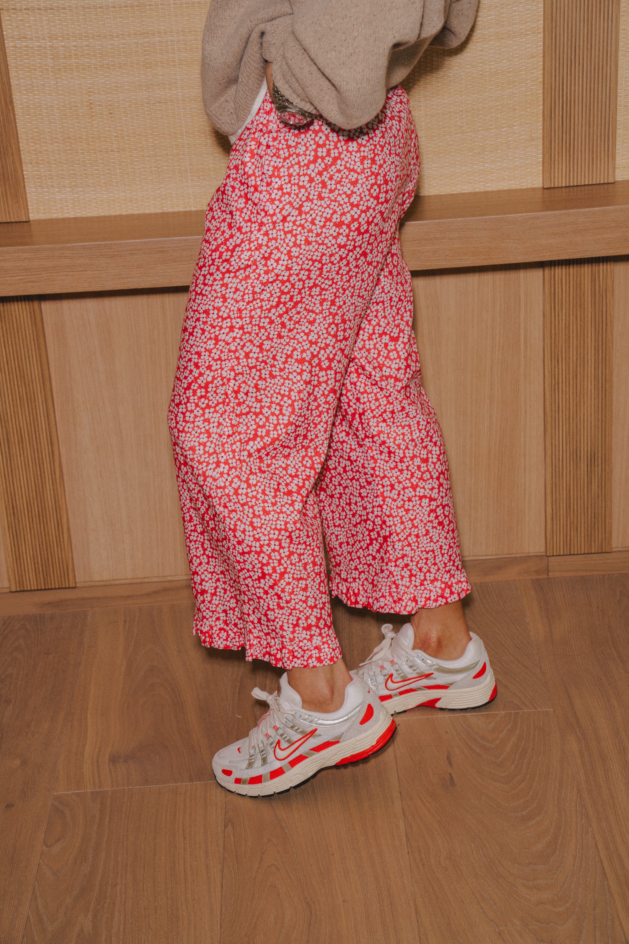 Petit Flowers Red Capri Pants - 6