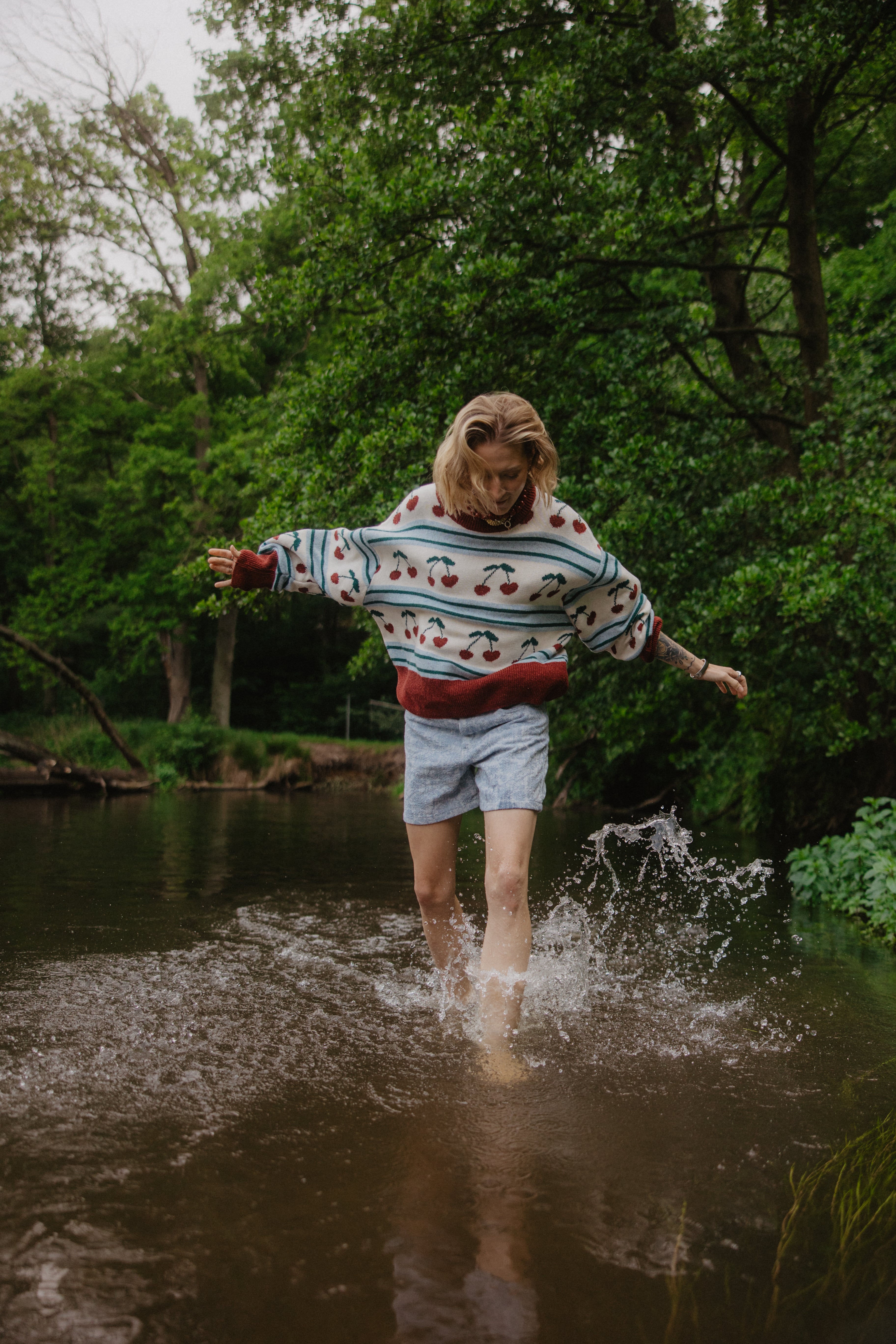 Sweter Cloud Cherry x LARA - 1