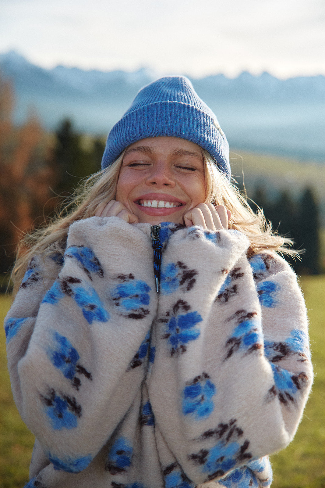 Nous Blue Flower Sweatshirt