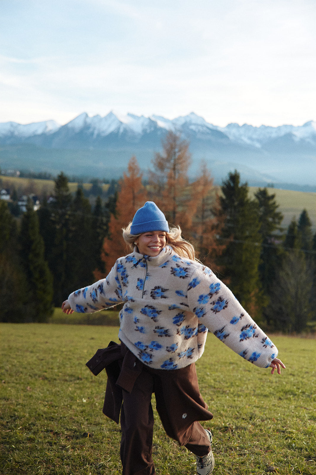 Nous Blue Flower Sweatshirt