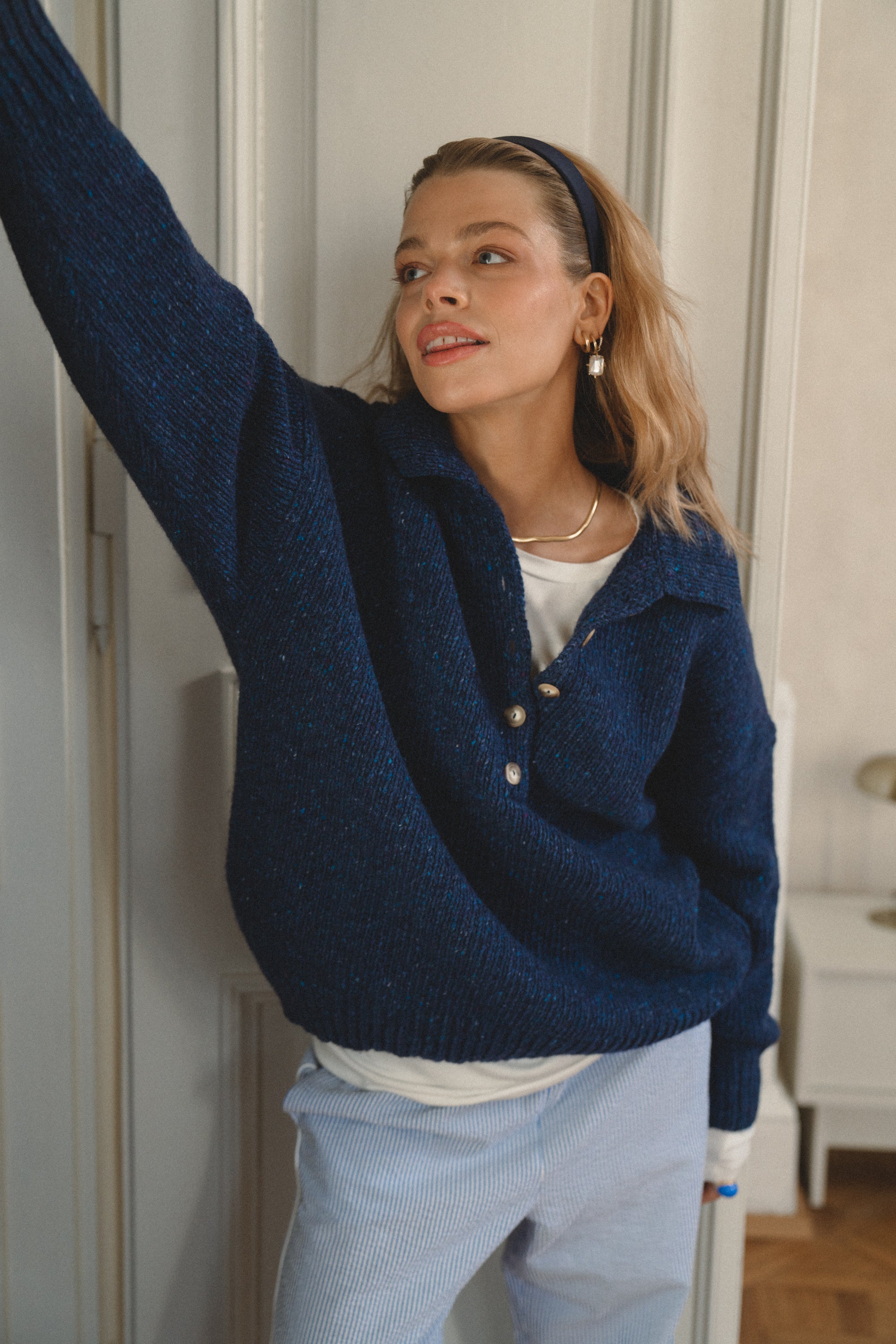 Sweter Close Deep Blue - 17