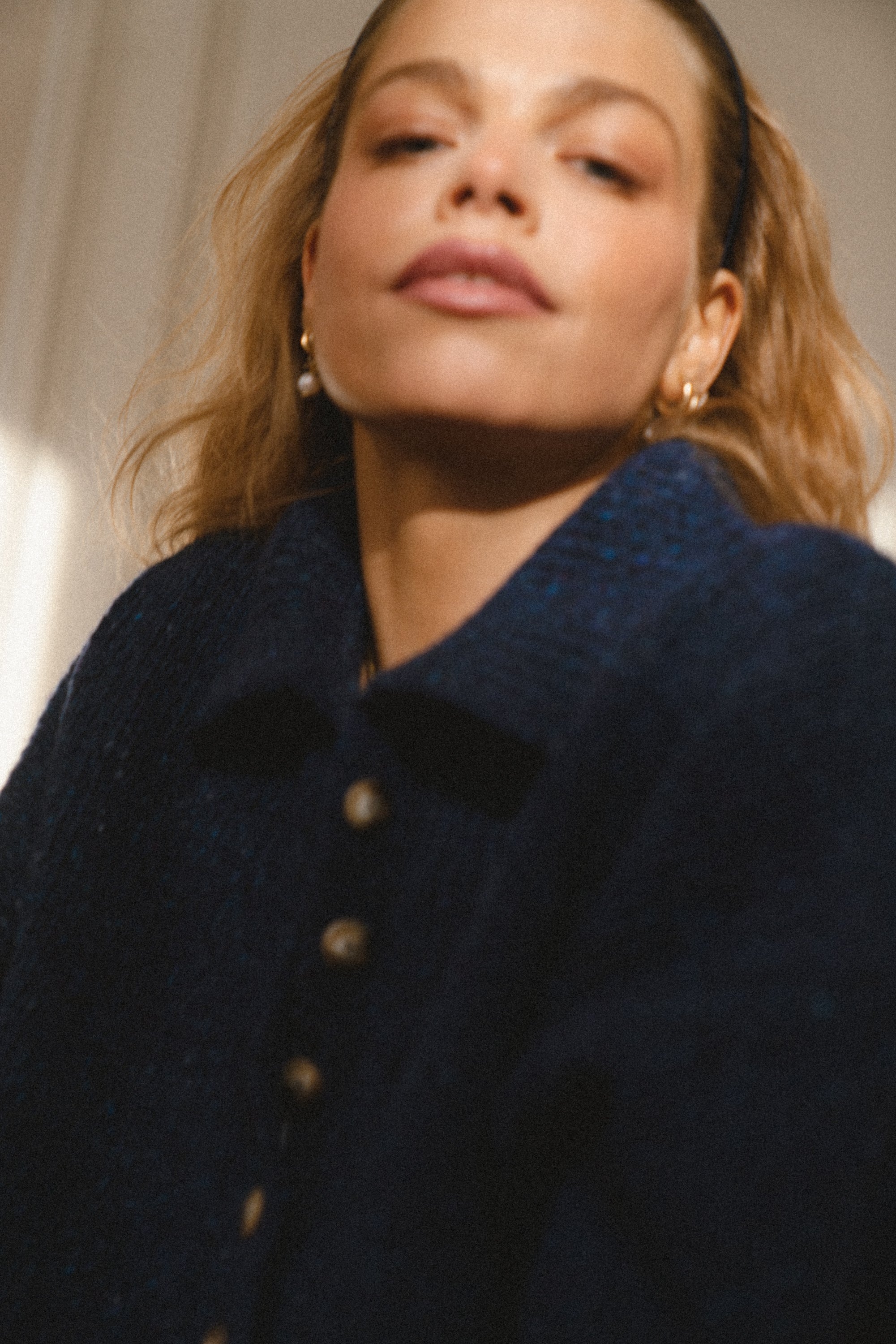 Sweter Close Deep Blue - 21