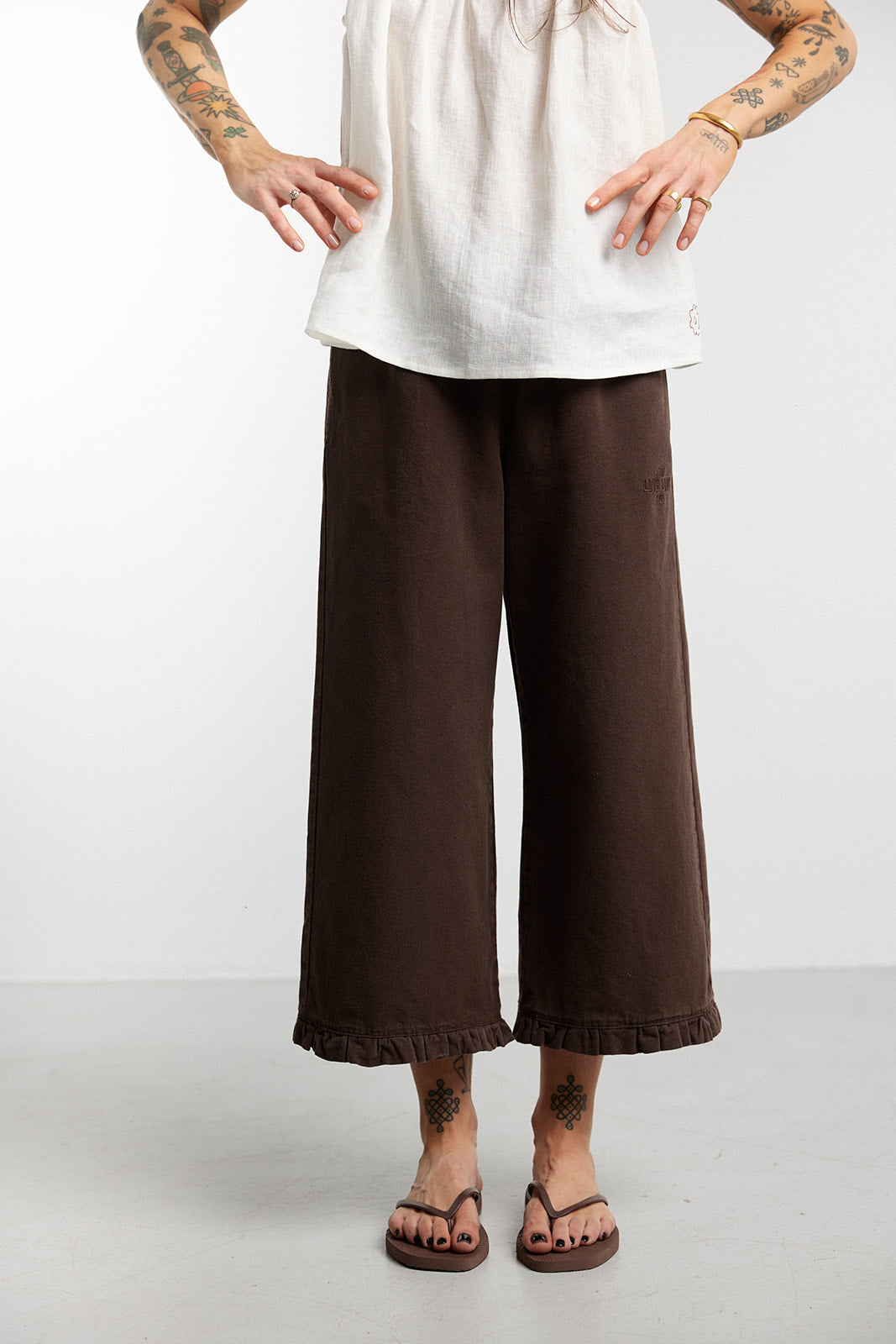 Street Brown Capri Pants