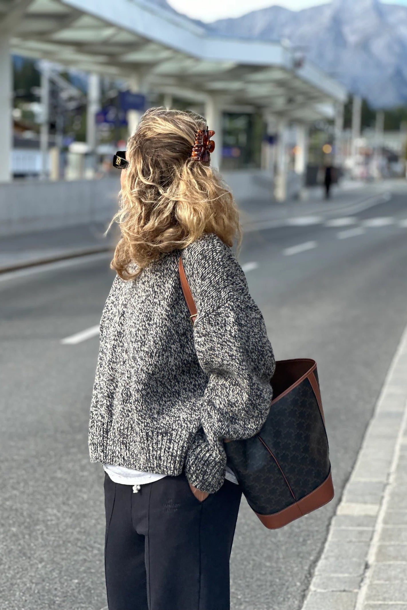 Sweter Cloud Black/Ecru