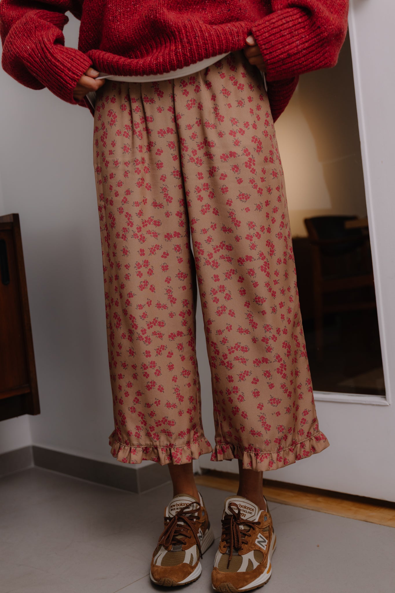 Wild Meadow Gold Capri Pants - 7