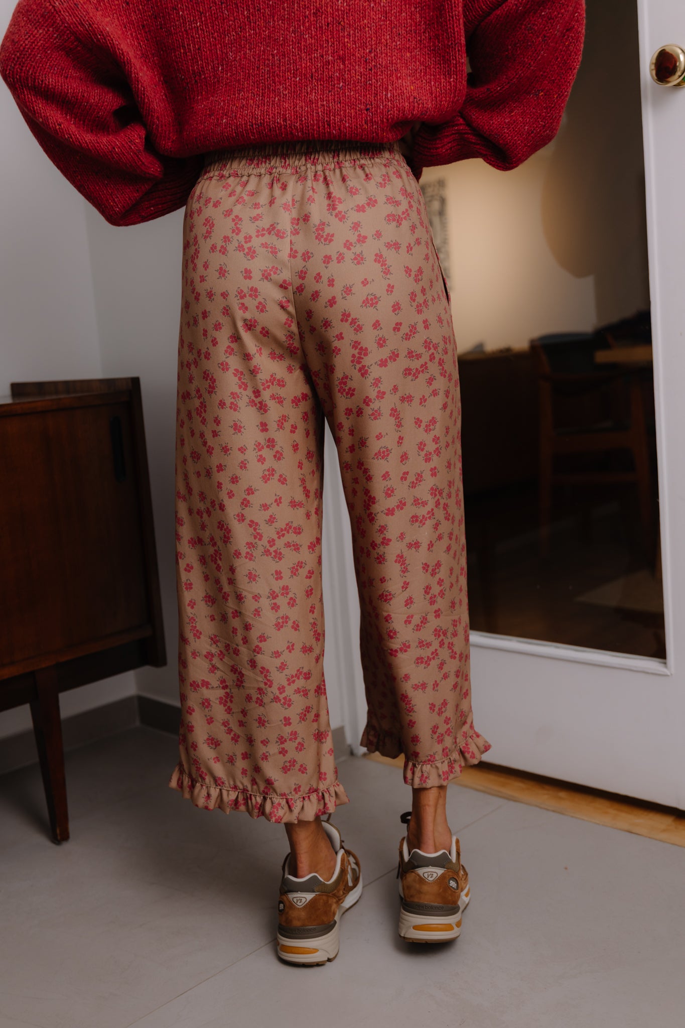 Wild Meadow Gold Capri Pants - 12