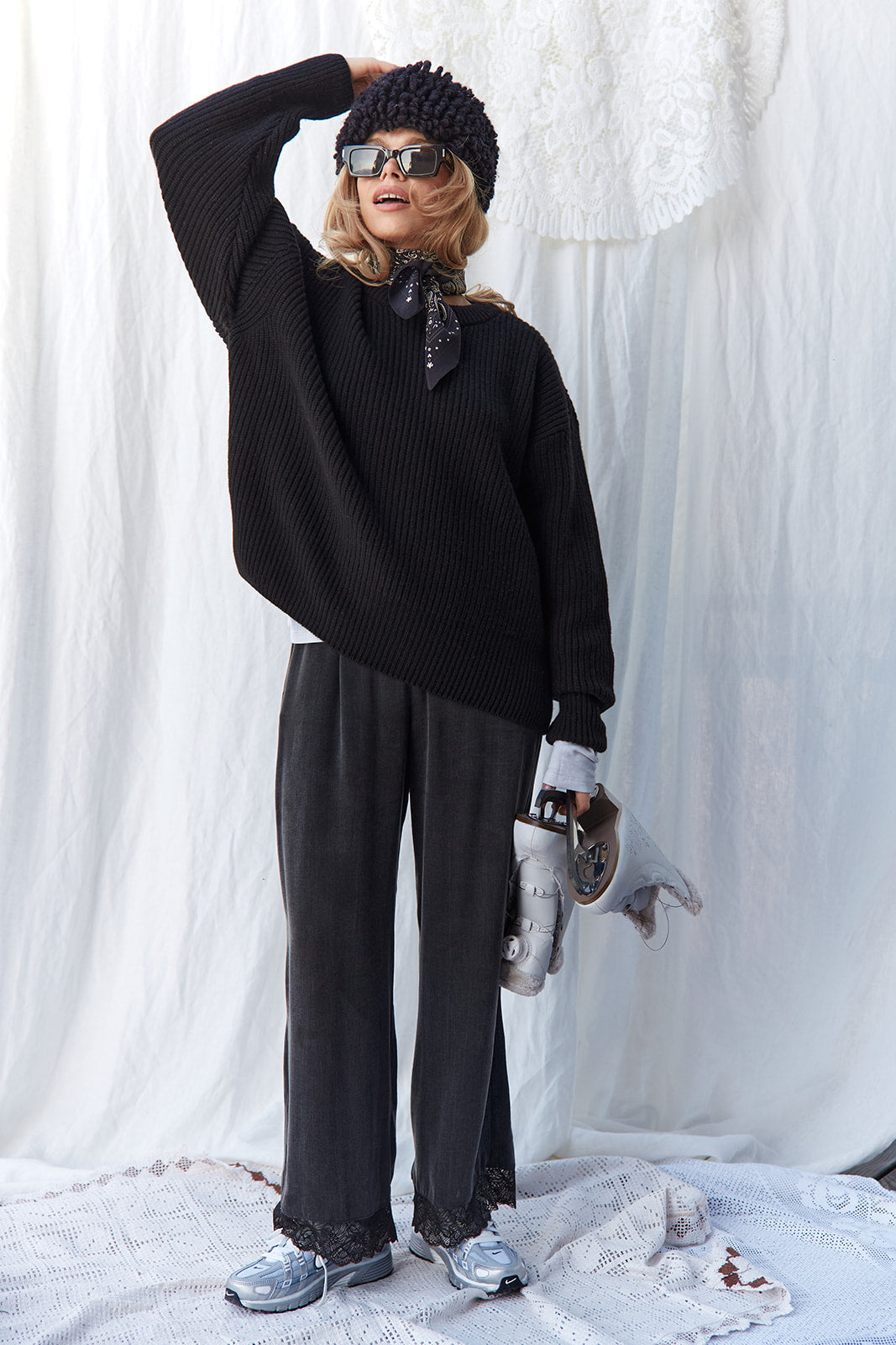 Sweter Moon Black - 3