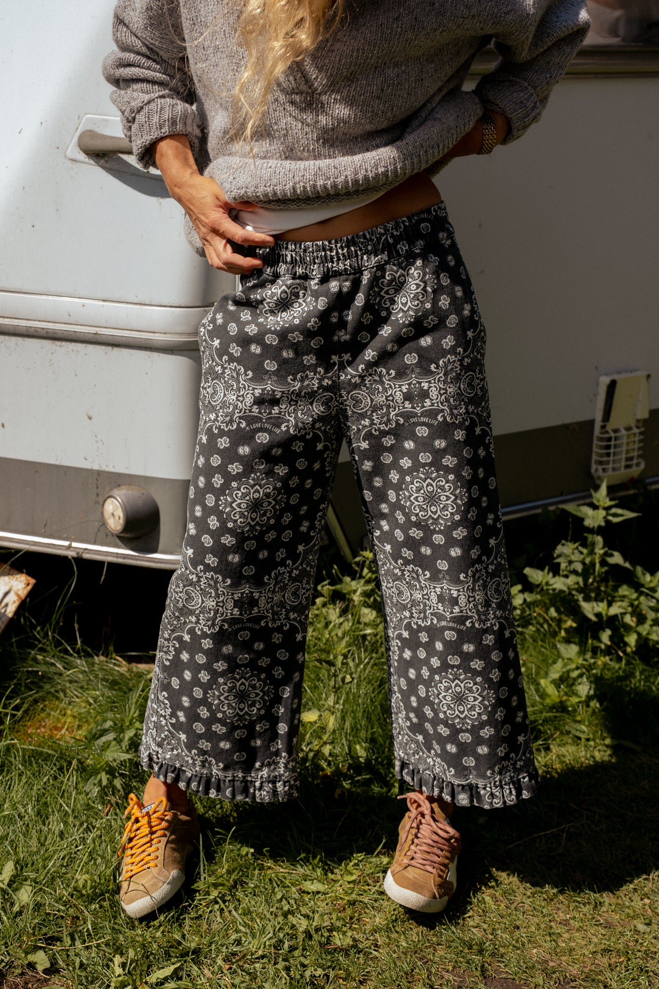 Hose Capri Street Paisley Black - 5