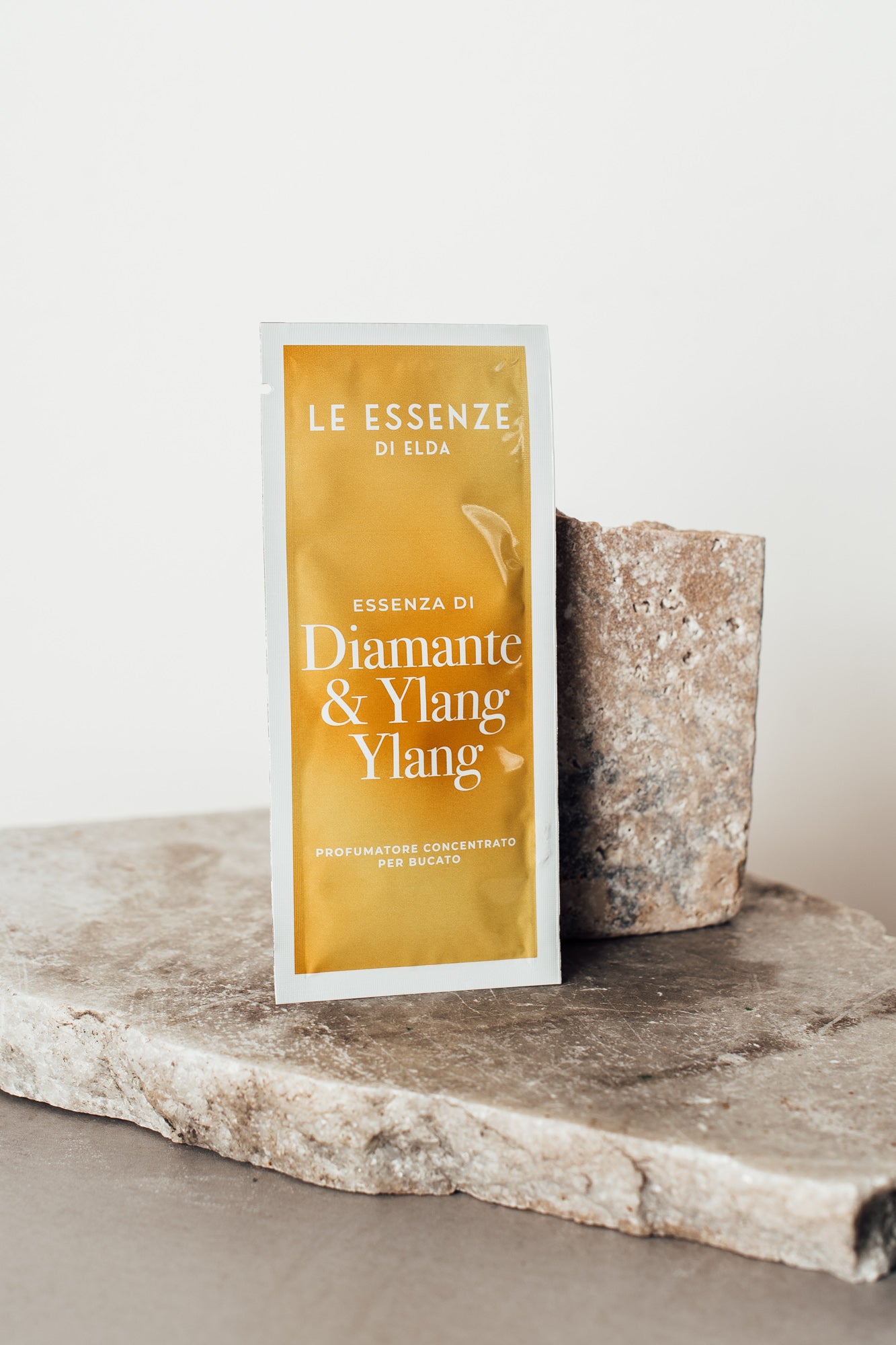 Perfumy do prania  Essenza di Diamante e Ylang Ylang - jednorazowa dawka