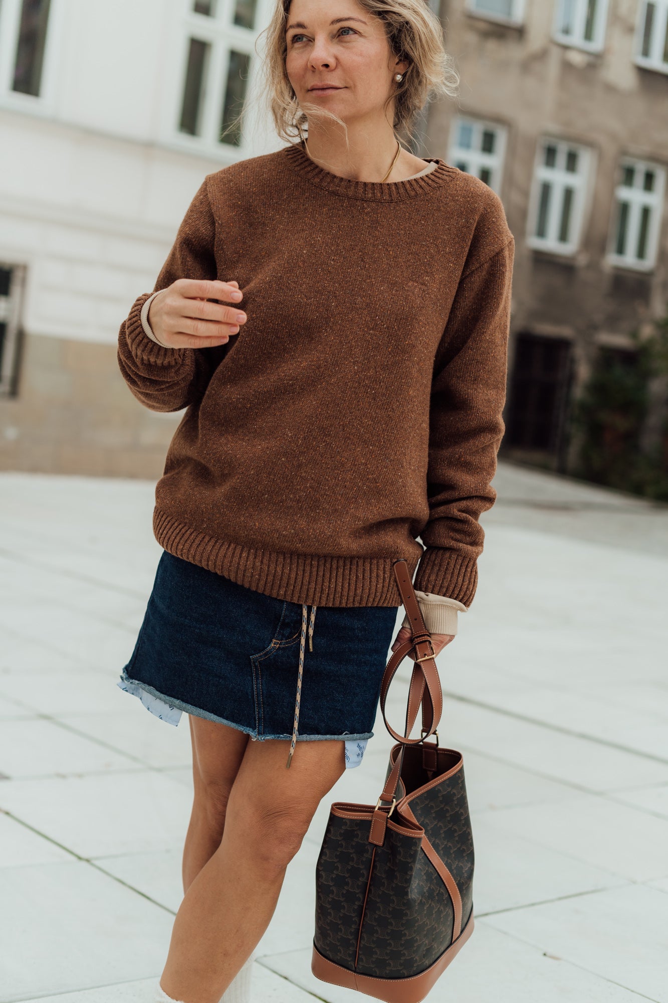 Sweter University Brown