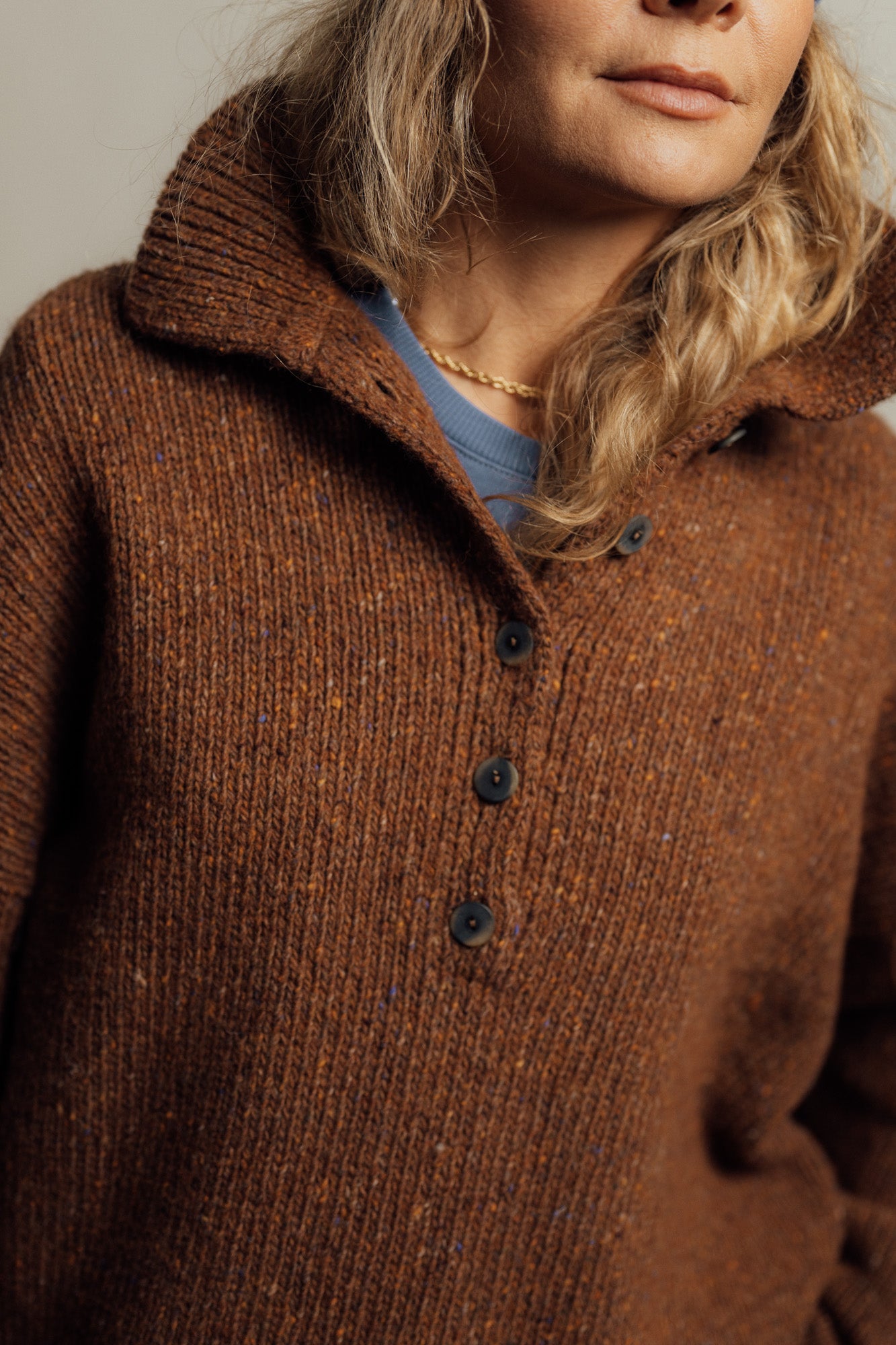 Sweter Close Rust