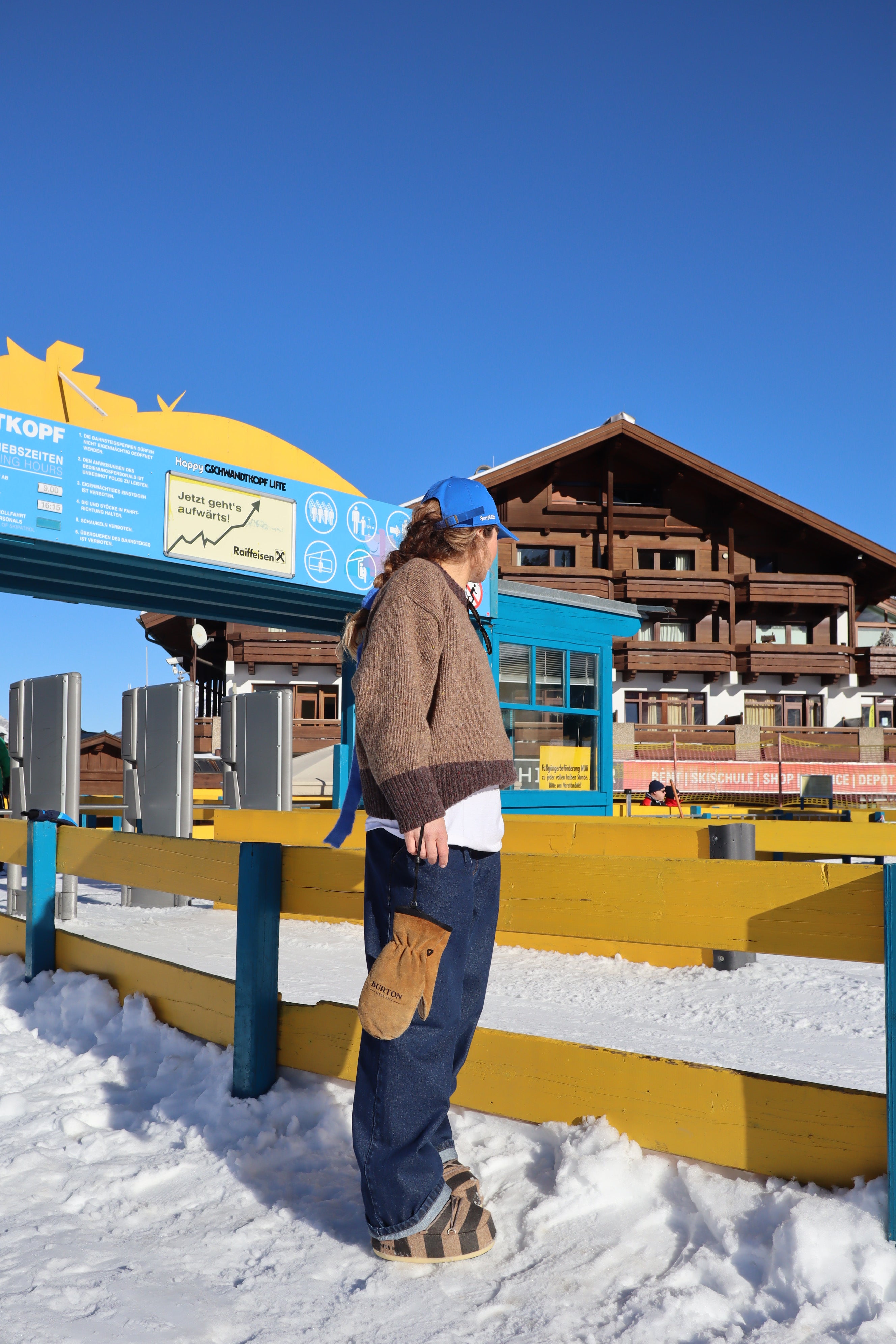 Cloud Rim Brown Sweater - 8