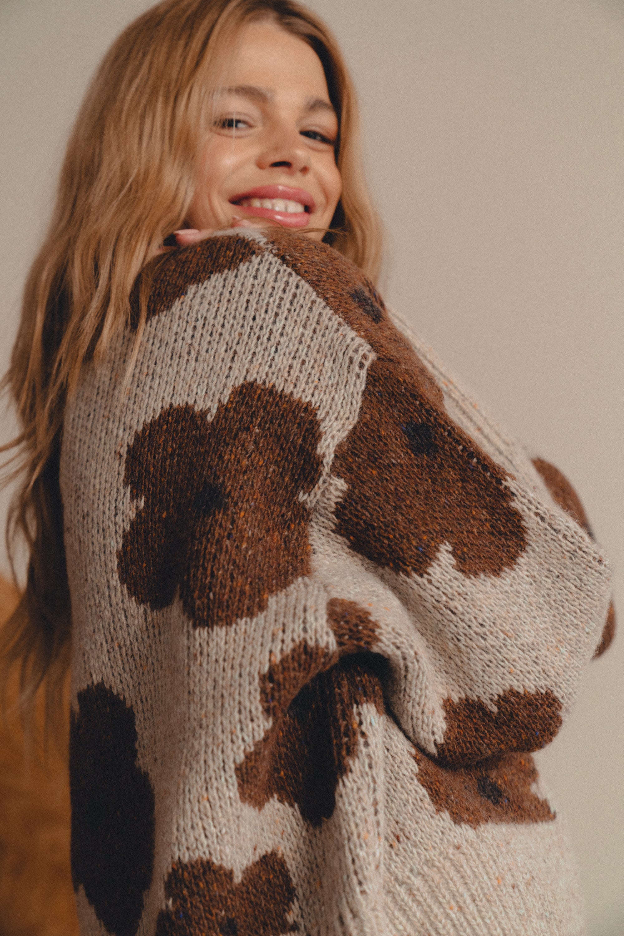 Sweter Cloud Dark Flowers - 3