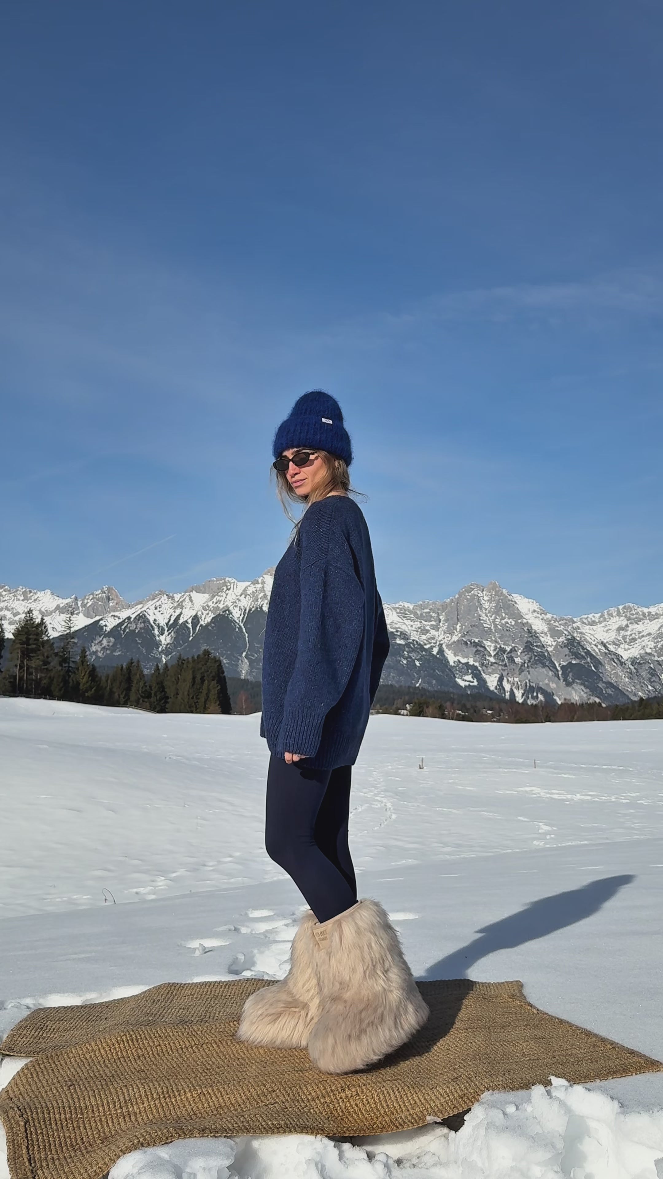 Cloud Long Deep Blue Sweater - 14