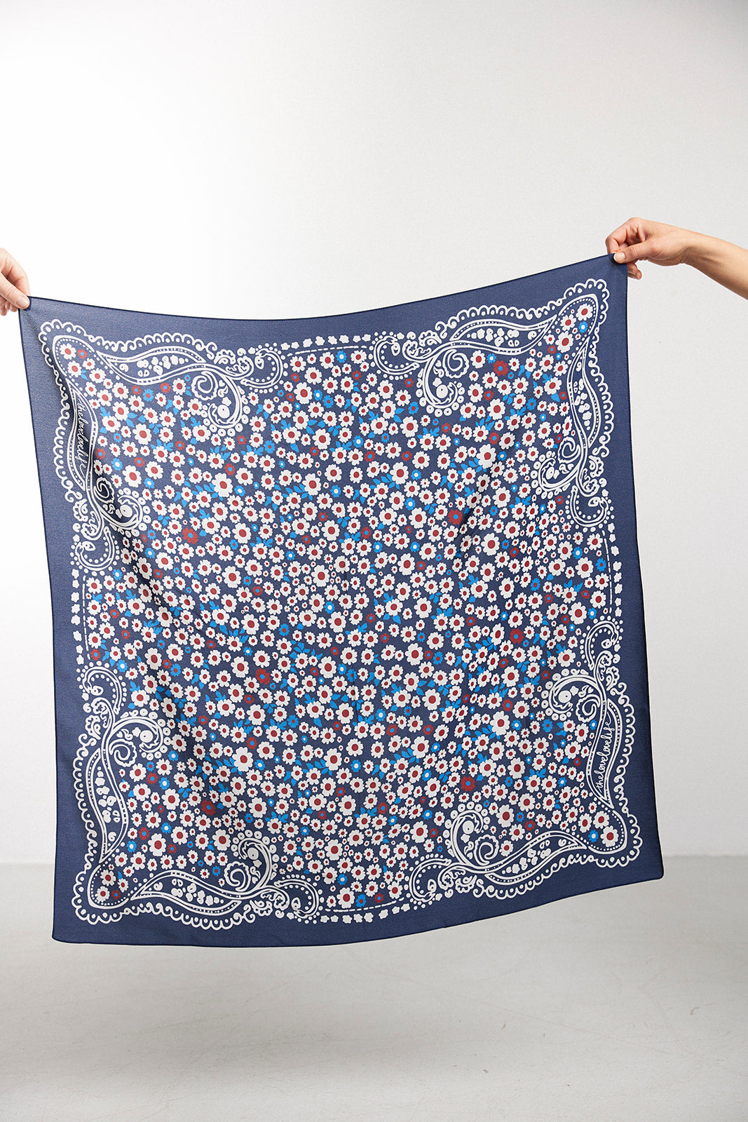 Bandana Daisies Navy