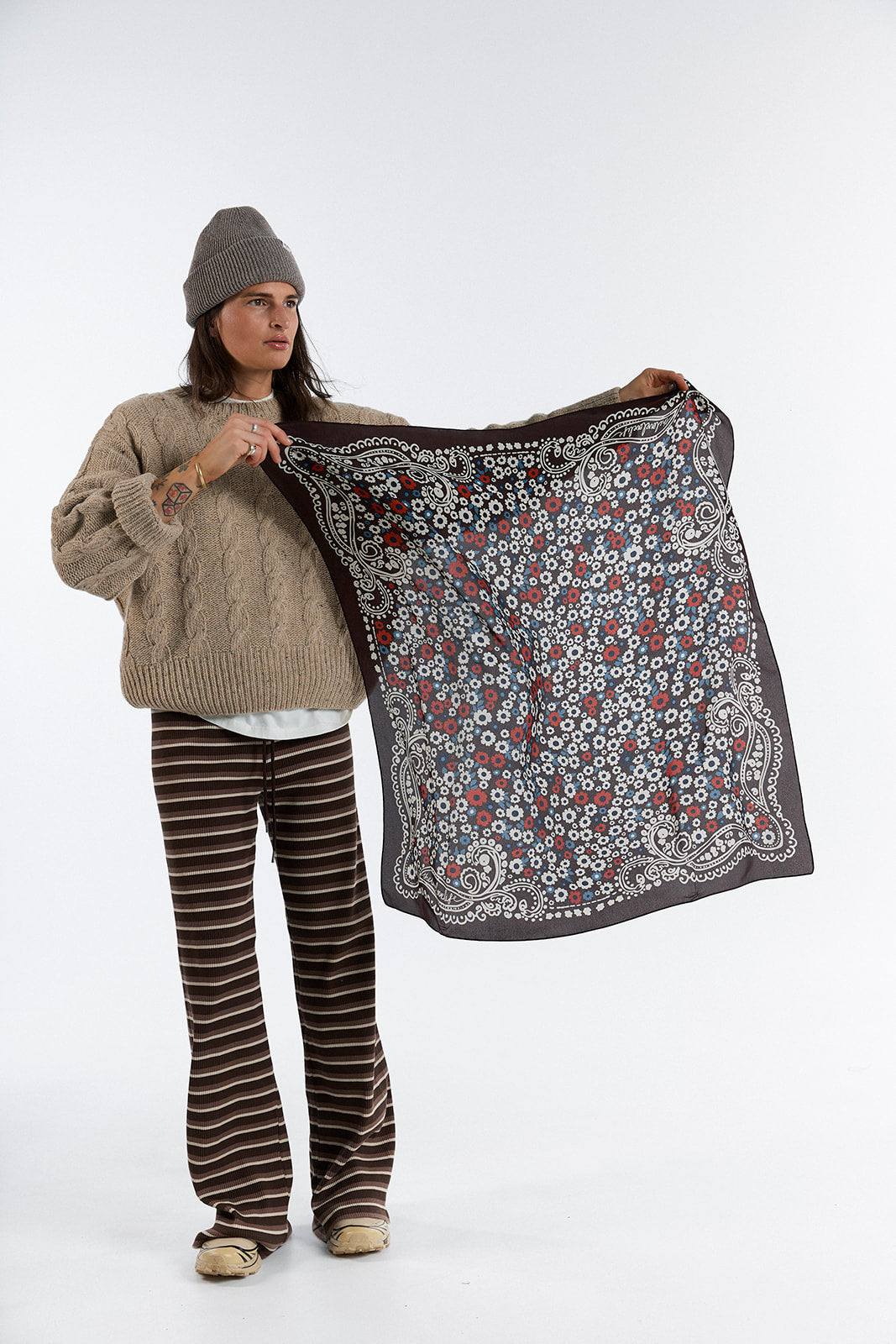 Bandana Daisies On Brown - 4