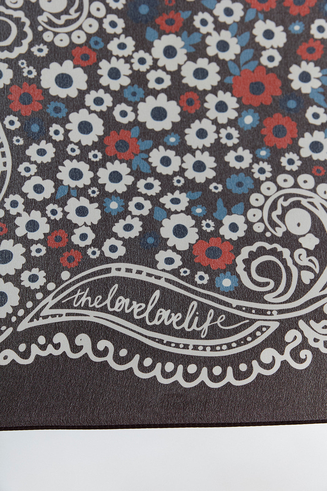 Bandana Daisies On Brown - 6